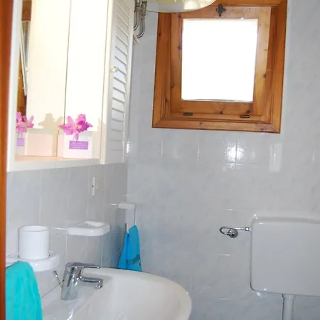 Adorable With Balcony - Beahost *